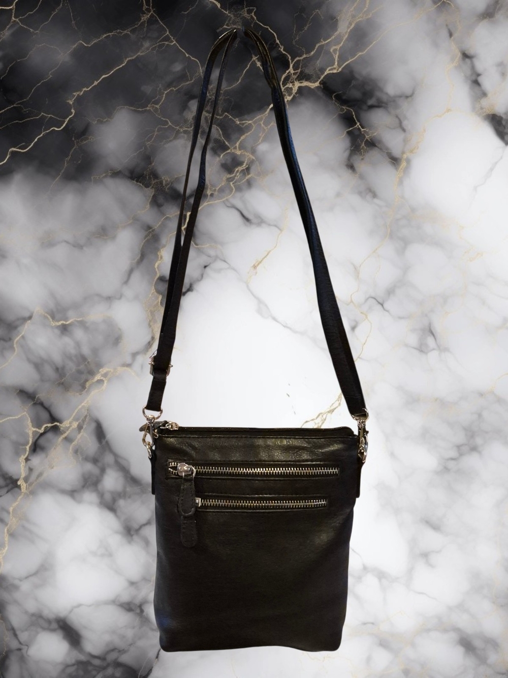 Bueno Black Leather Zippered Crossbody/Messenger Bag